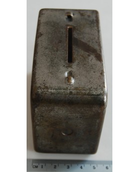 Dėžutė-taupyklė monetoms (Rusija, 1921). Matmenys: 10*7*5 cm