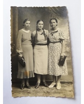 Senovinė 3 merginų nuotrauka