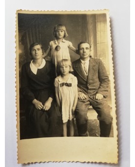 Senovinė šeimos nuotrauka