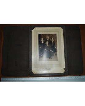 Senovinė Vilučių šeimos nuotrauka, daryta "Stukas Studio", Bostone (JAV)  (n093)